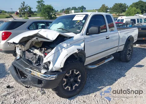 2000 Toyota Tacoma Xtracab z USA, uszkodzony, nr VIN 4TAWN72N7YZ659600